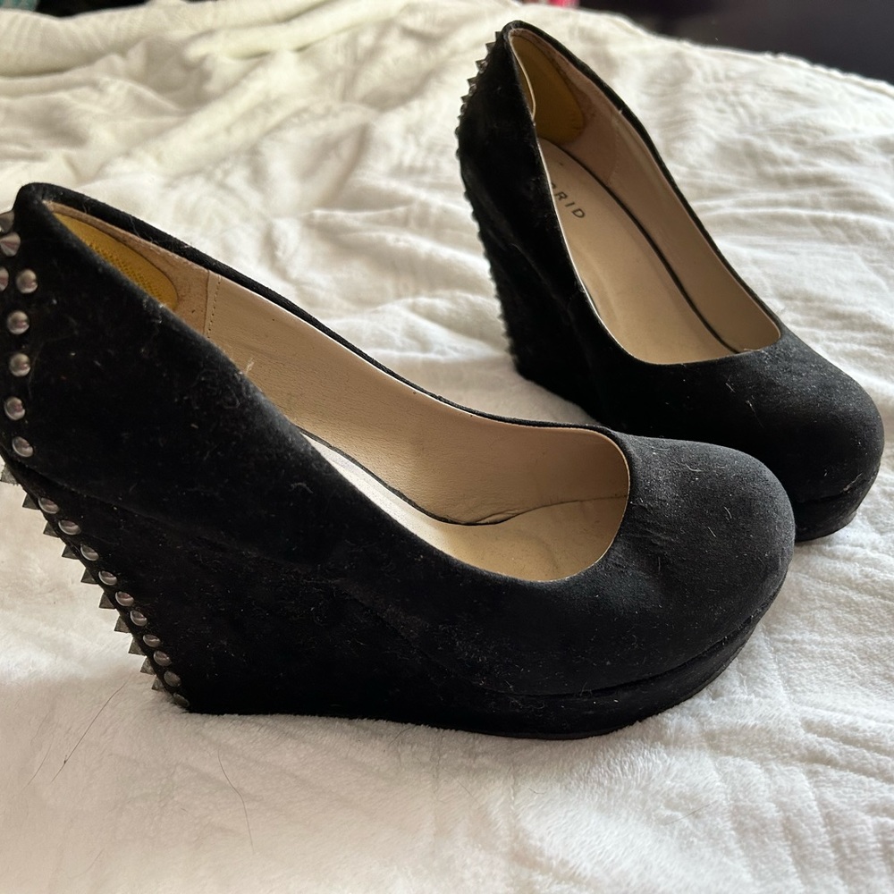 Torrid wedges